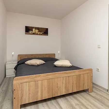 Komsic By Guide Apartmán Pula