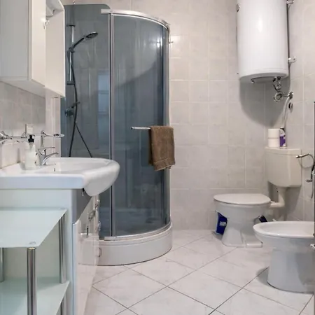 Komsic By Guide Apartment Pula