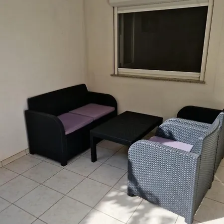 Komsic By Guide Apartment