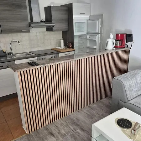 Apartment Komsic By Guide